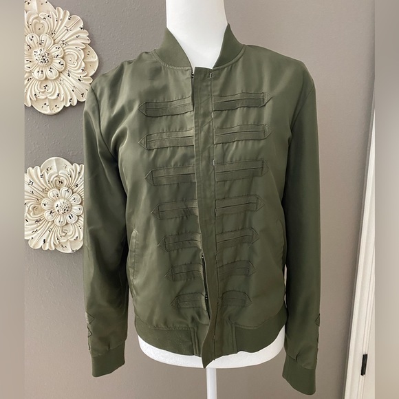 Green Jacket - Picture 1 of 4